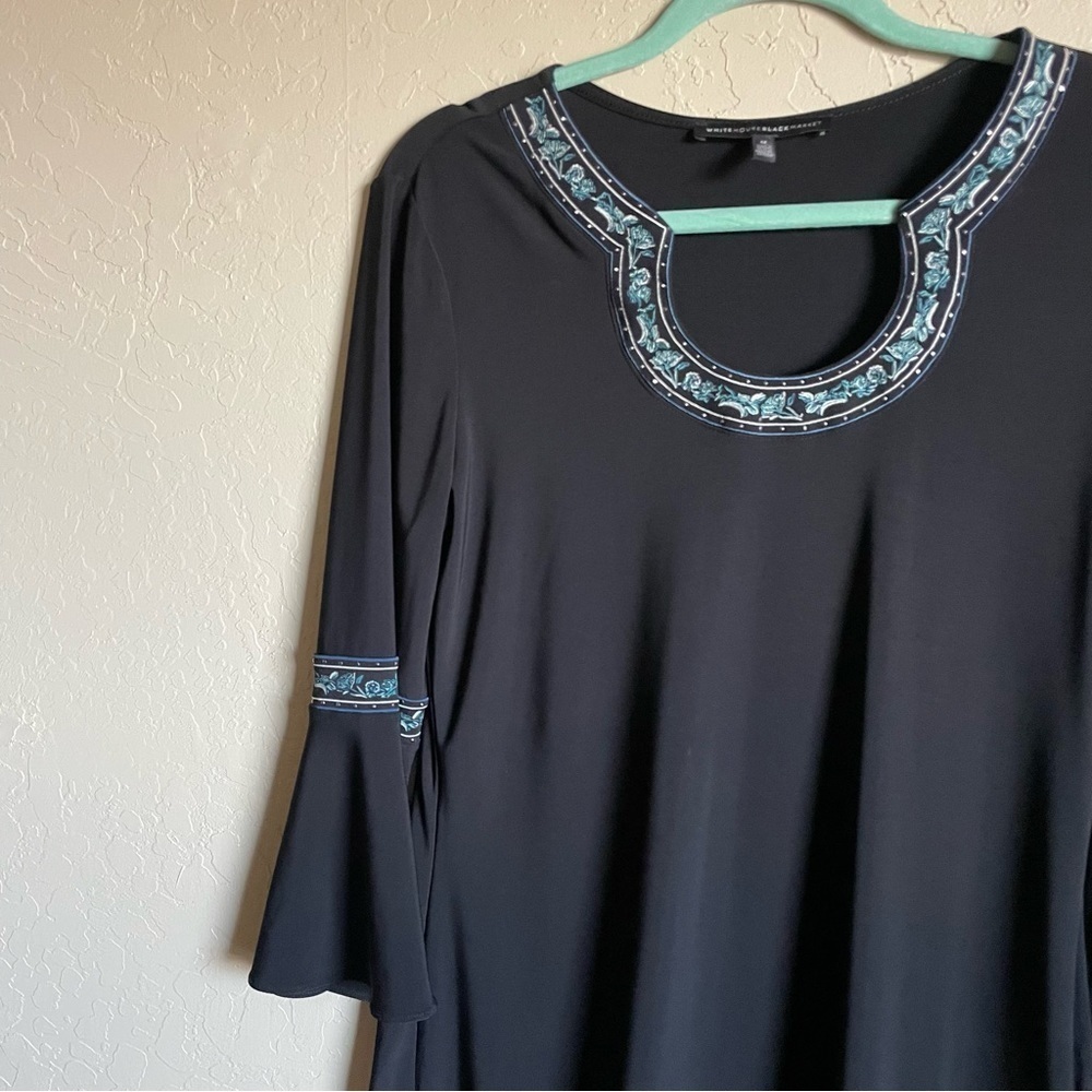 White House Black Market WHBM Petite‎ Bell Sleeve Matte Jersey Embroidered - Picture 4 of 8